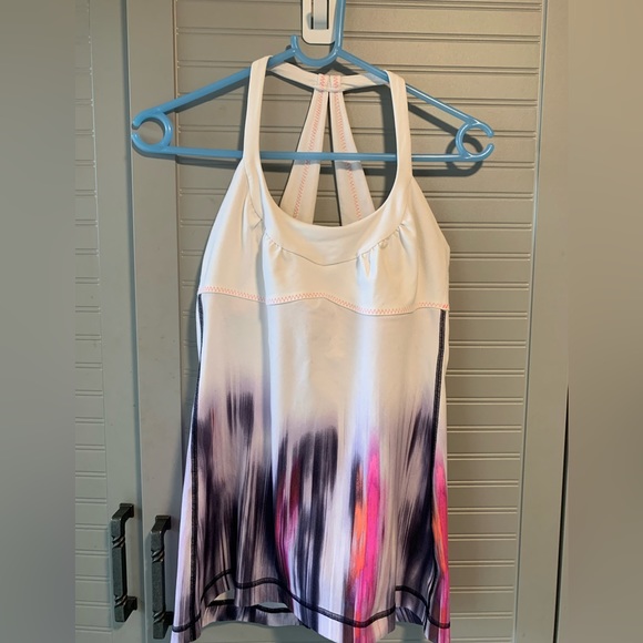 lululemon athletica Tops - Lululemon Scoop Me Up White Deep Indigo Mirage Tank Sz 6 NWOT
